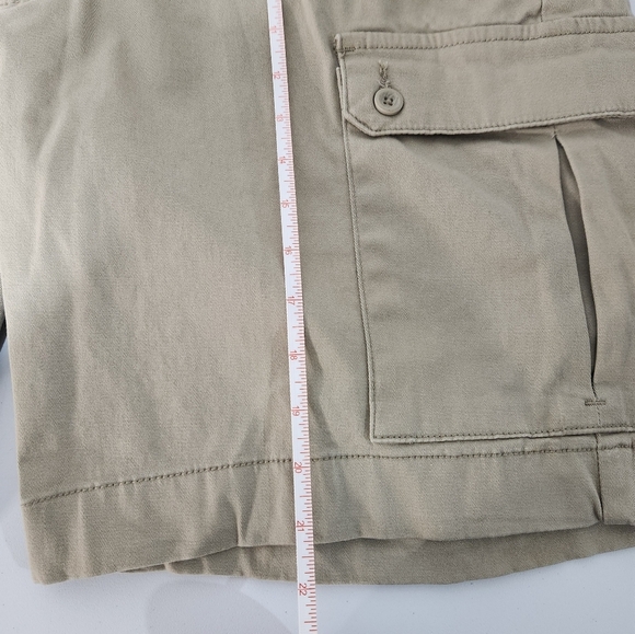Men's Tan Cargo Shorts, Size 46 Reg - Picture 6 of 6